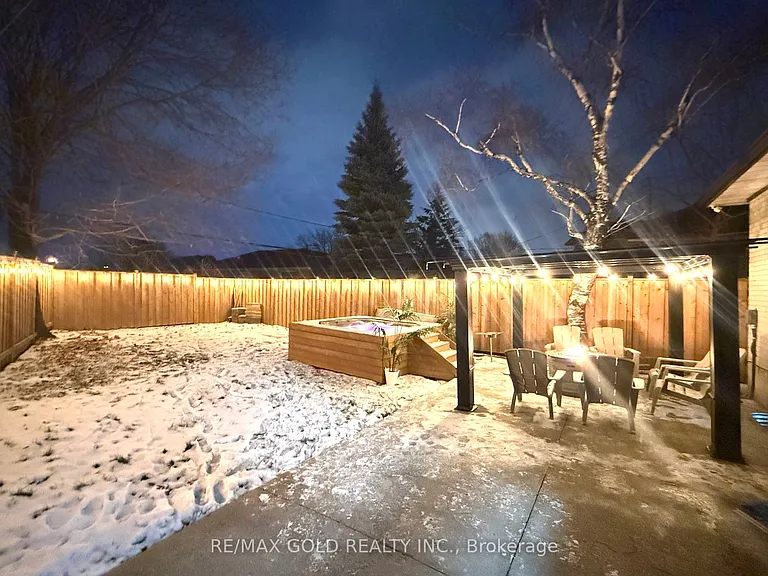 189 Kingsview Blvd — Photo 37