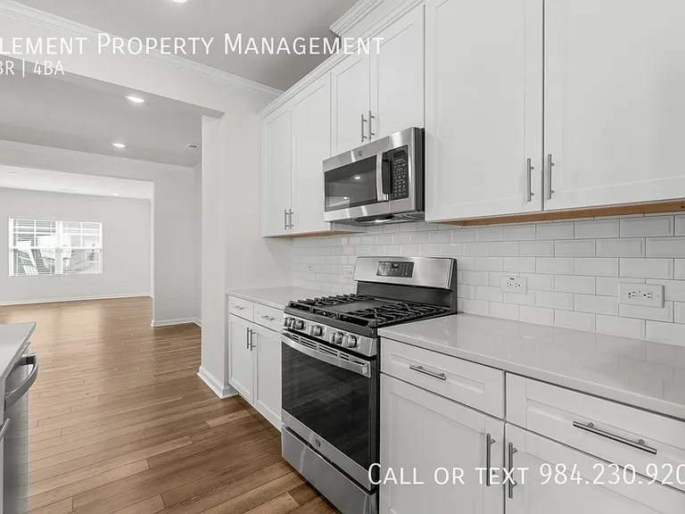 1009 Belloak Way #1 — Photo 11