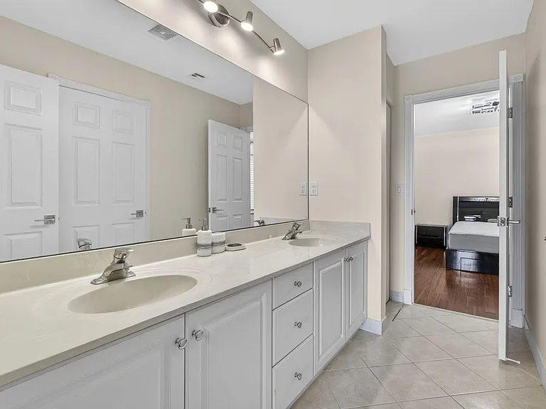 1724 Annandale Cir — Photo 57