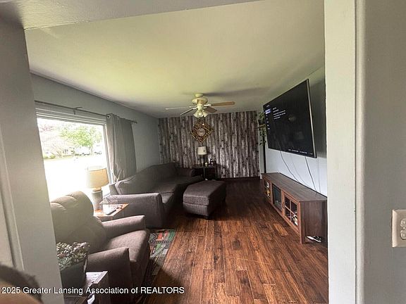 3rd image of 510 Dean Dr