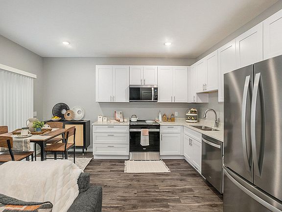 4th image of 887 Rex St