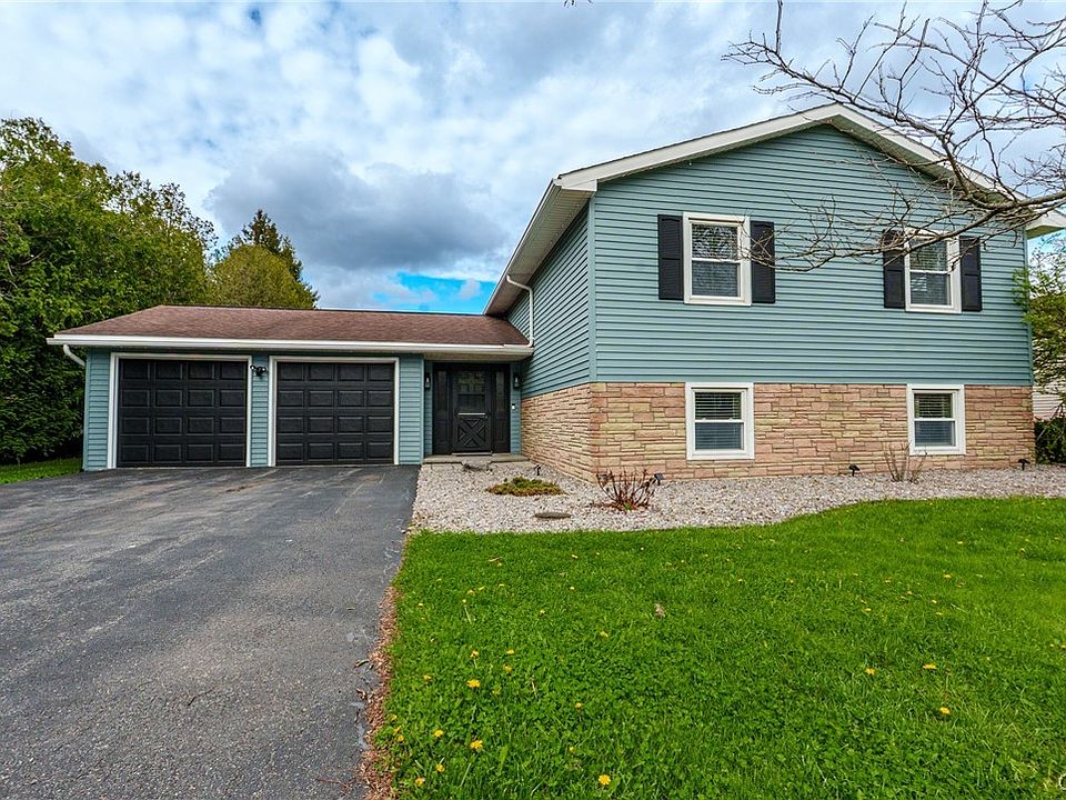 1st image of 112 Manor Ln