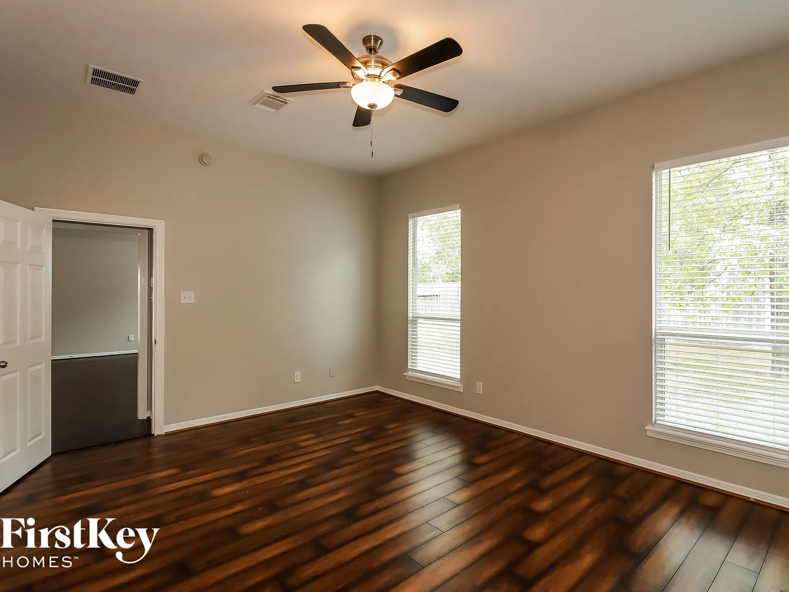 3 bed, 2.5 bath, 2152 sqft, $2,295 — Photo 4