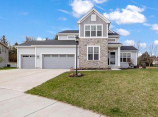 1271 Evergreen Trl, Oconomowoc, WI 53066