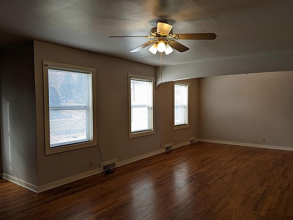 3rd image of 1305 Blaine St