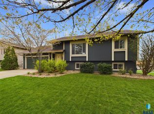 4403 E 33rd St, Sioux Falls, SD 57103