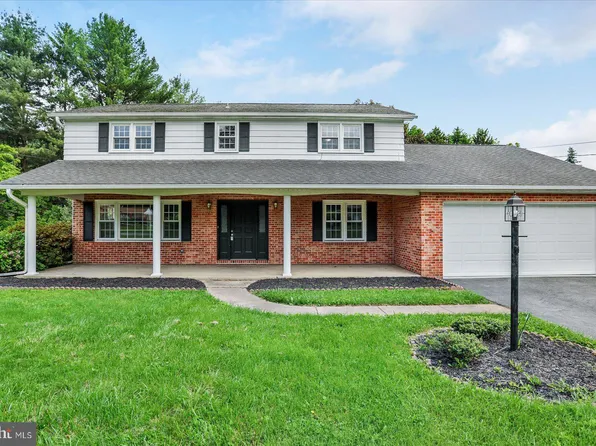 3968 Canada Dr, York, PA 17402