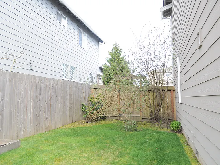 551 Quincy Ave NE — Photo 30