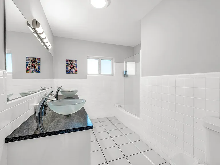 2812 NE 27th St — Photo 24