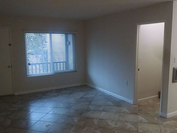 3rd image of 3023 Luna Ave