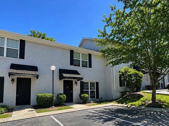 2nd image of 1126 Maple Tree Ln