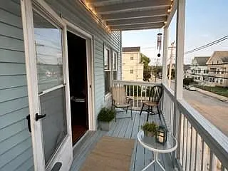 2 bed, 2.0 bath, 816 sqft, $1,750 — Photo 2