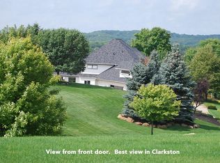 7814 High Ridge Ct, Clarkston, MI 48348