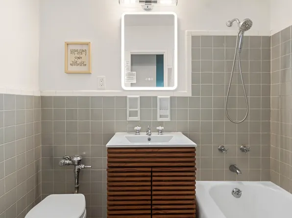 175 Willoughby Street 3C image 4 of 4