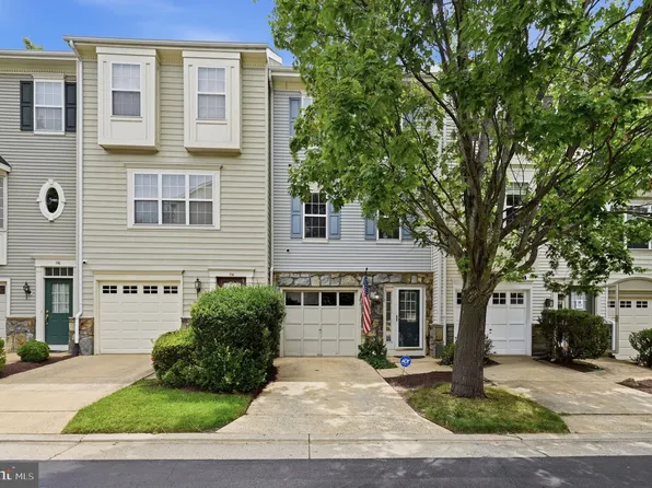 112 Cahill Dr, Alexandria, VA 22304