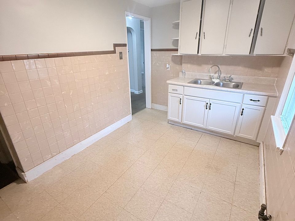 1st image of 3626 Dudley Ave