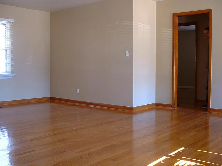 1209 Windsor Way — Photo 6