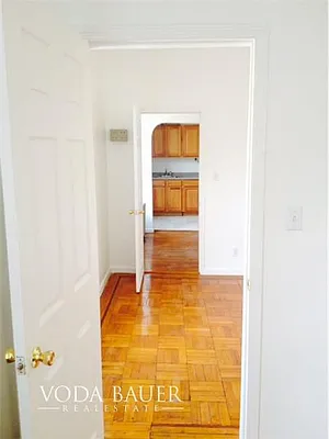 Rented by Voda Bauer Real Estate | media 7