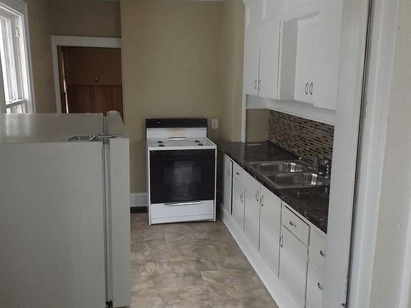 4th image of 4005 College Ave