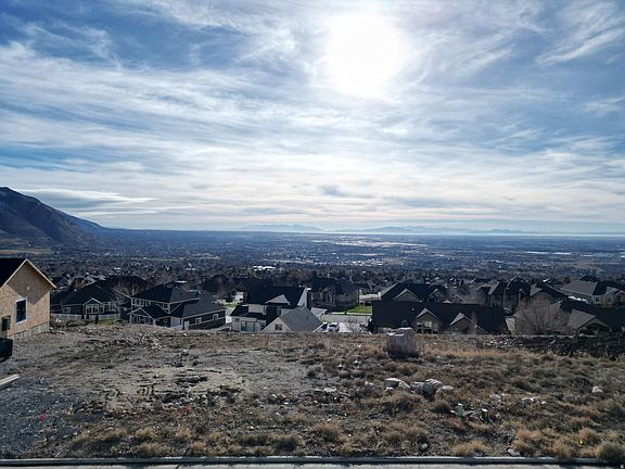5th image of 765 E Mountain Rd
