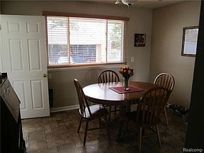 5th image of 15421 Sunset St
