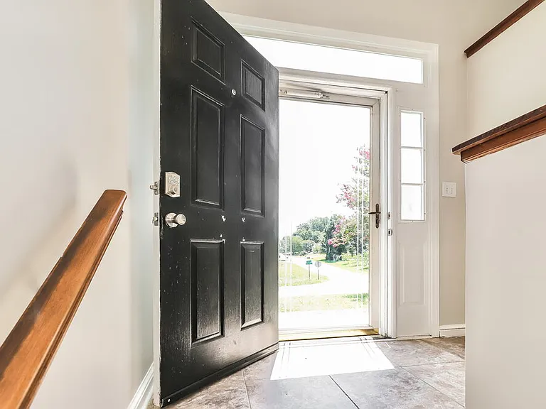 6819 Salem Quarter Rd — Photo 5