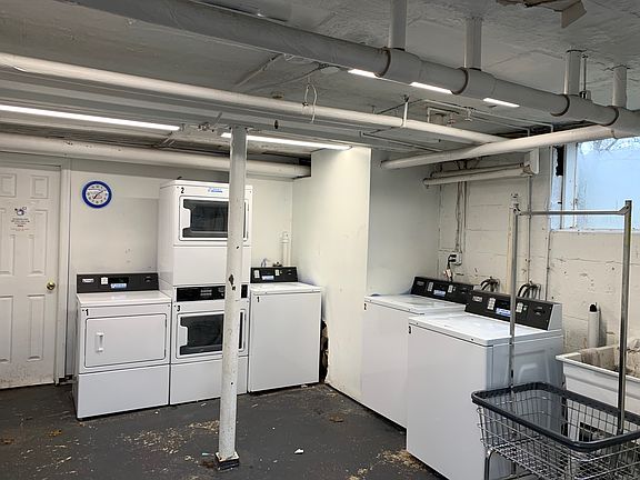 3rd image of 23A Hawthorne Dr #23A