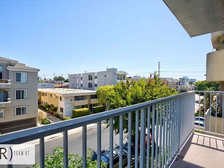 1737 Colby Ave #201 — Photo 1