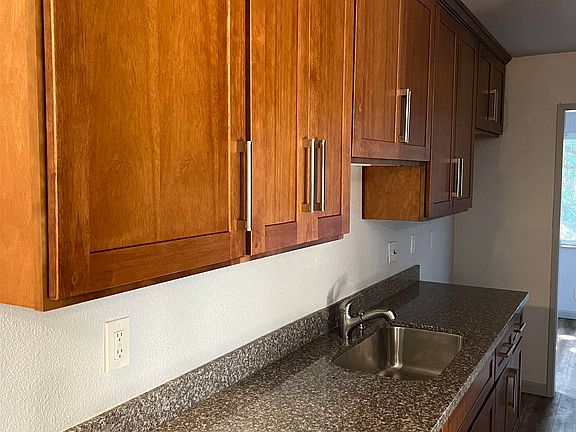 2nd image of 2039 D St