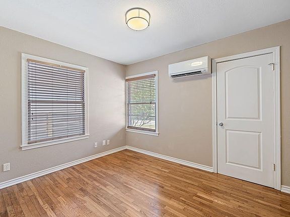 3rd image of 1510 Piedmont Ave