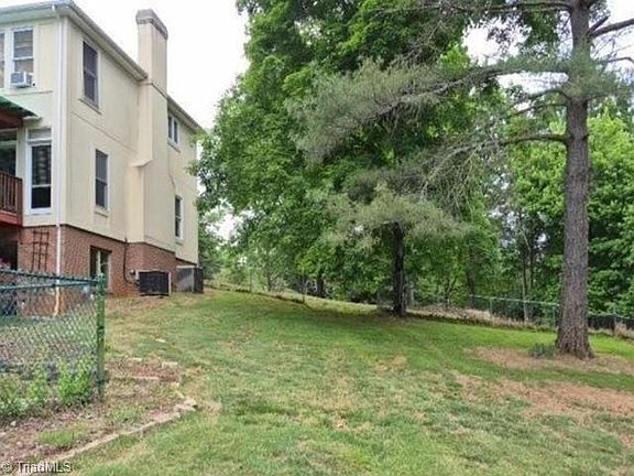 2nd image of 171 Colony Ln