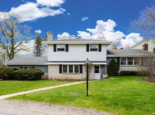 231 W Fairy Chasm Rd, Bayside, WI 53217