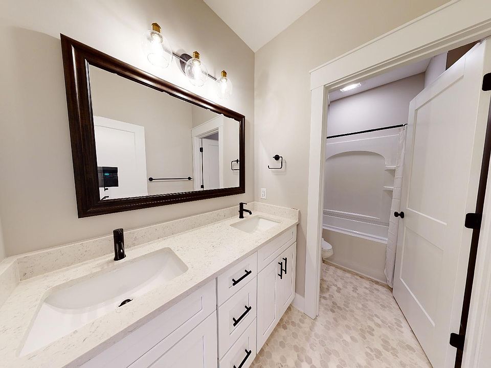 1st image of 1418 Sigsbee St SE #4B-3BA-1900SQFT