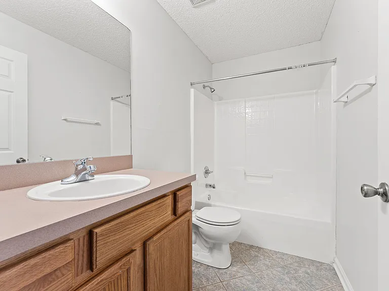 30 N Vermont Ave — Photo 13
