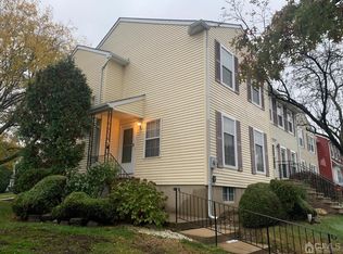 8 Byrnes Ln E, Sayreville, NJ 08872