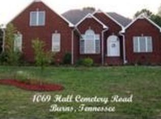 1069 Hall Cemetery Rd, Burns, TN 37029