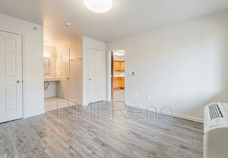 645 S Virginia St #3 — Photo 18