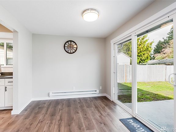5th image of 22105 42nd Ave E