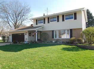 1106 S 11th St, St Charles, IL