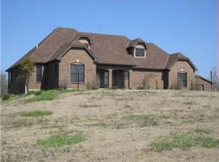 14818 Green Briar Dr, Smithville, MO 64089