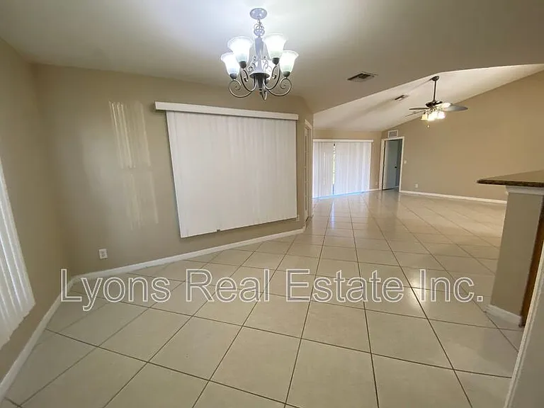1104 NW 11th Pl — Photo 26