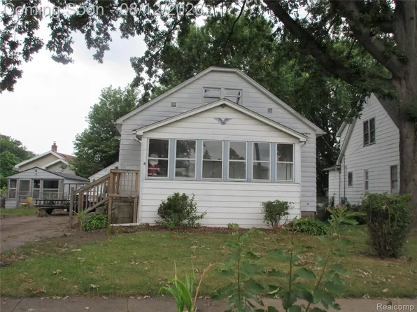 4016 Circle Dr, Flint, MI 48507
