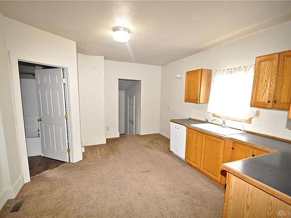 5th image of 701 W North St