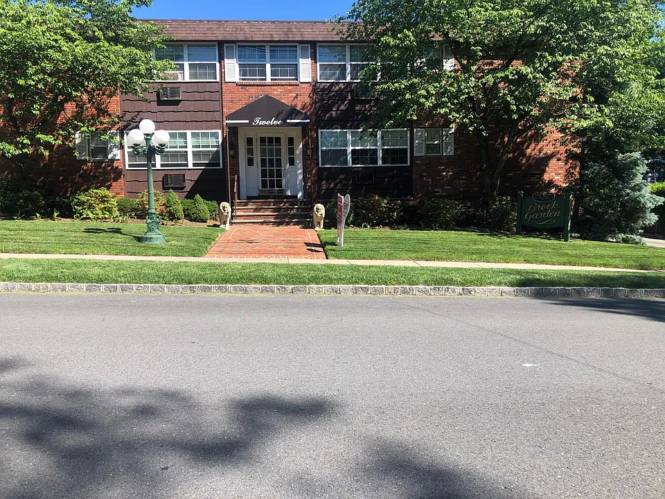 12 Brookside Ave #16