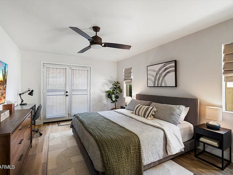 1820 E Morten Ave #117 — Photo 17