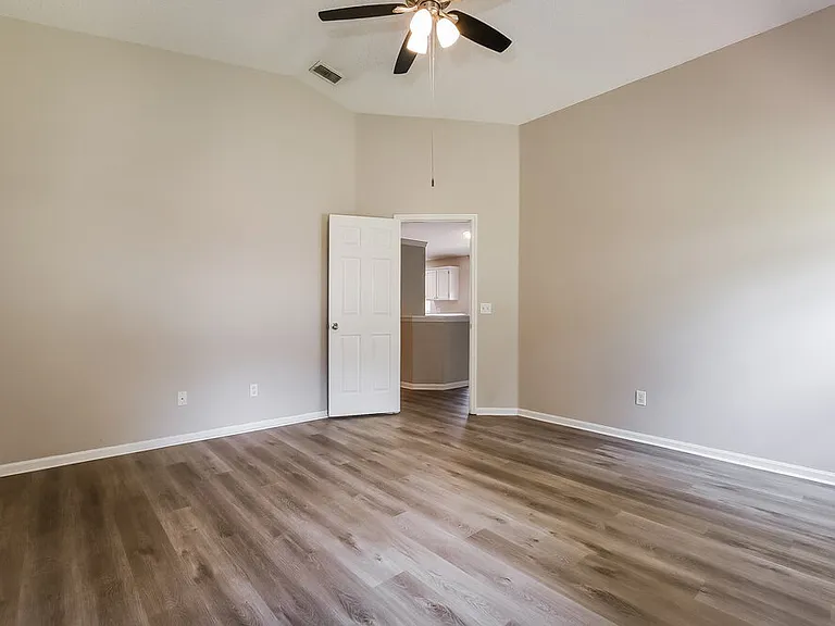 1912 Windsor Oak Dr — Photo 10