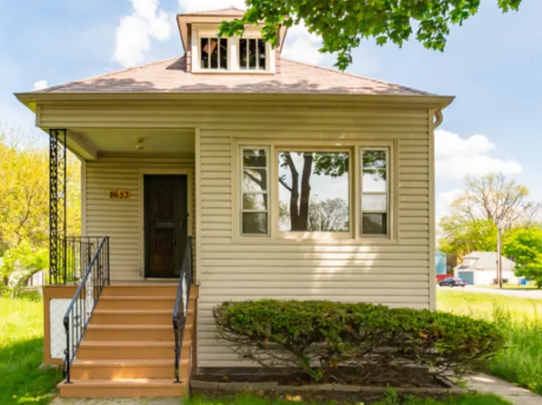 8653 S Saginaw Ave, Chicago, IL 60617