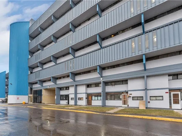 4673 Jane St #517, Toronto, ON M3N 2L1