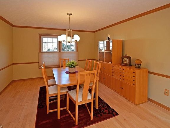 4th image of 28720 Woodmill Dr