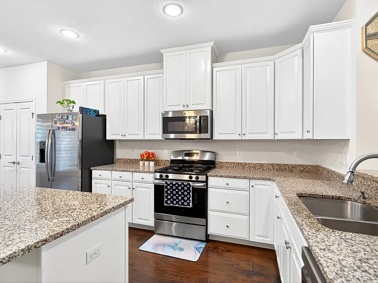 408 Fairmont Dr — Photo 14